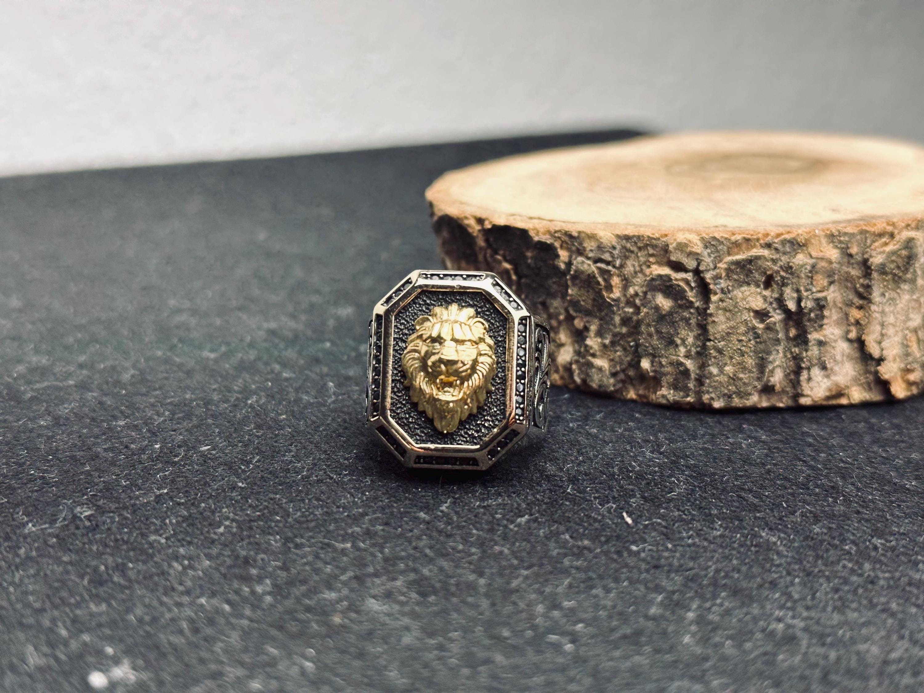 Leo Signet Ring: Bold Lion Head Design - Sterling Silver Zircon