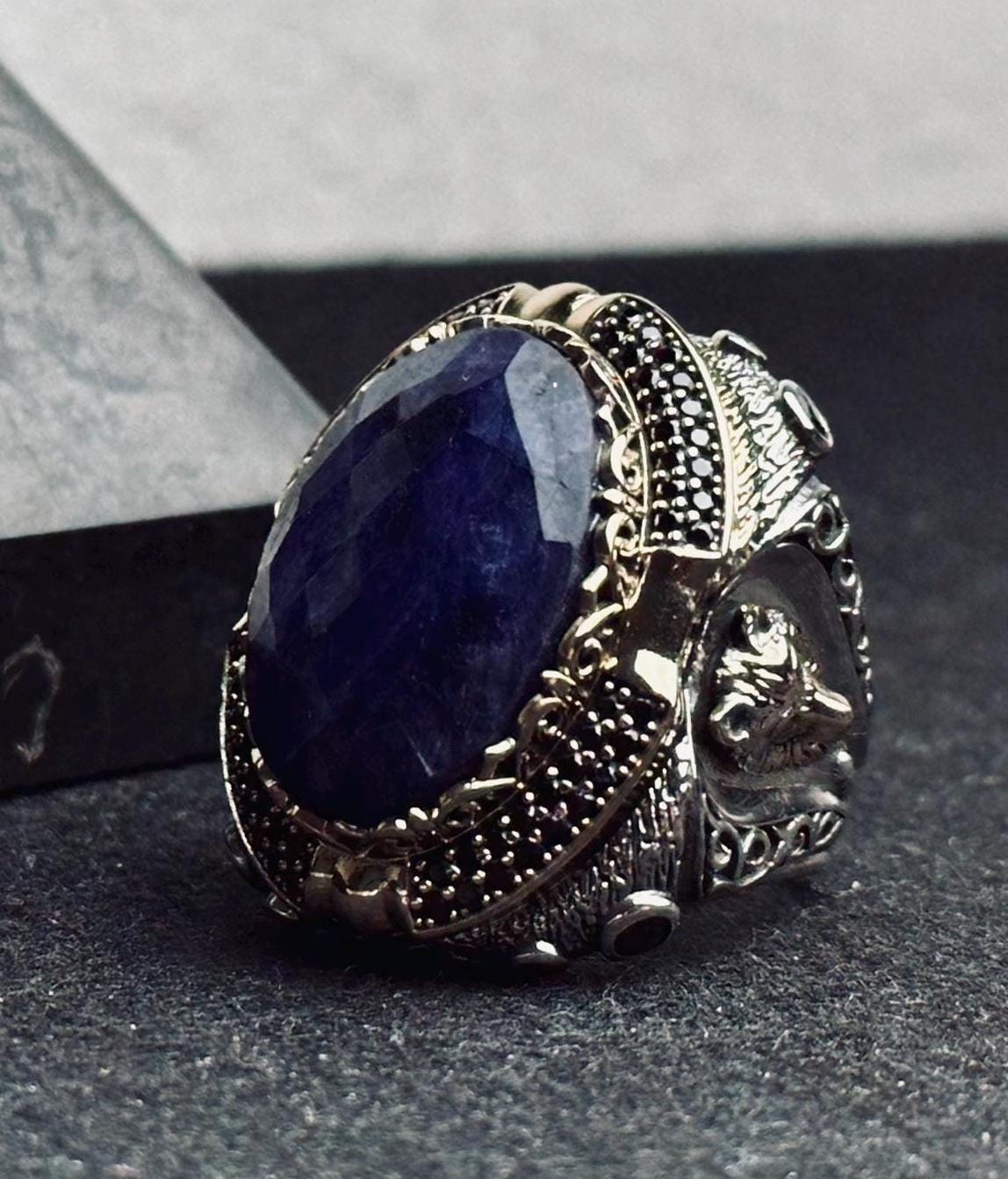 Men's Sterling Silver Ring: Oval Lapis Lazuli - Lion Design