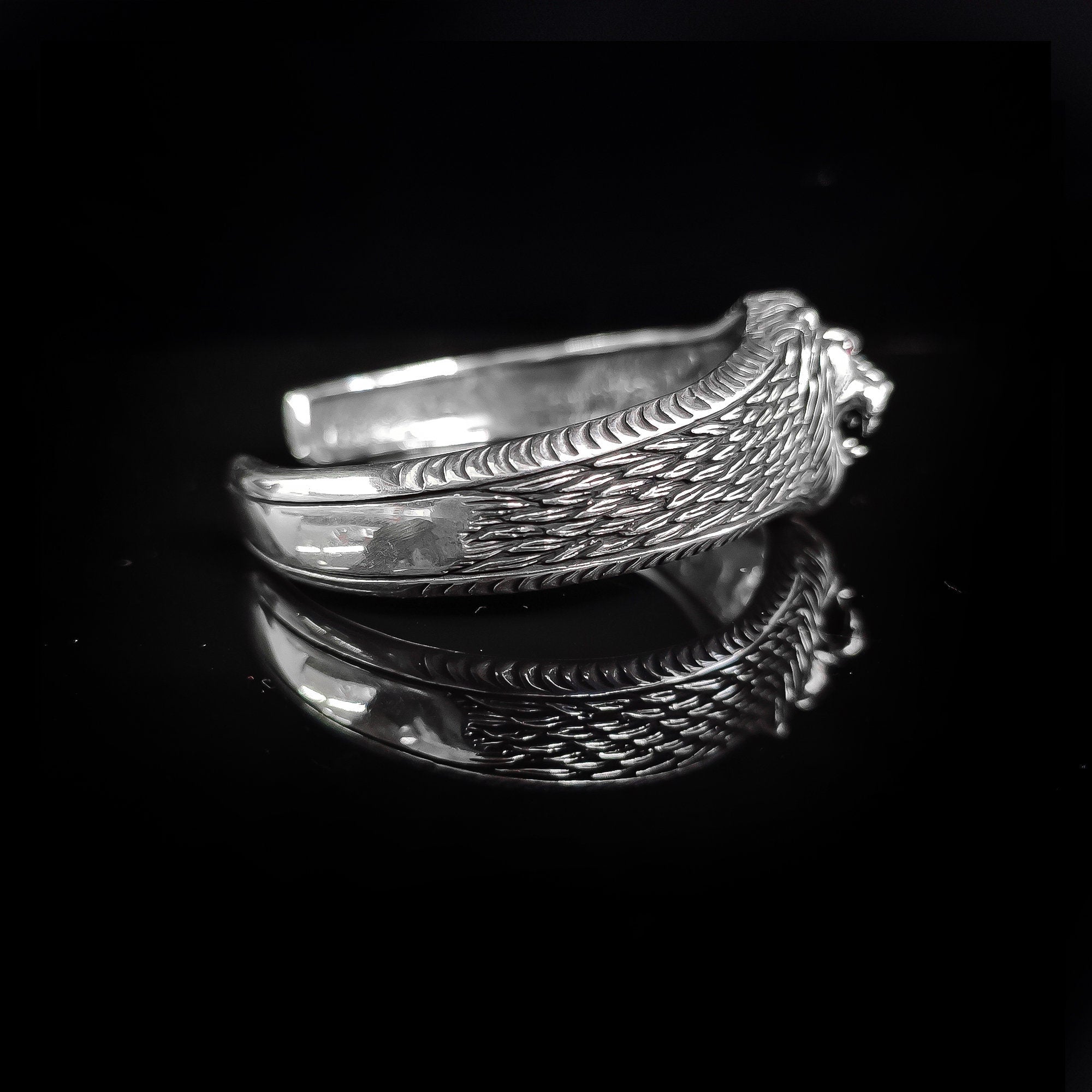 Lion Head Sterling Silver Bracelet: Engraved Tire Design Cuff