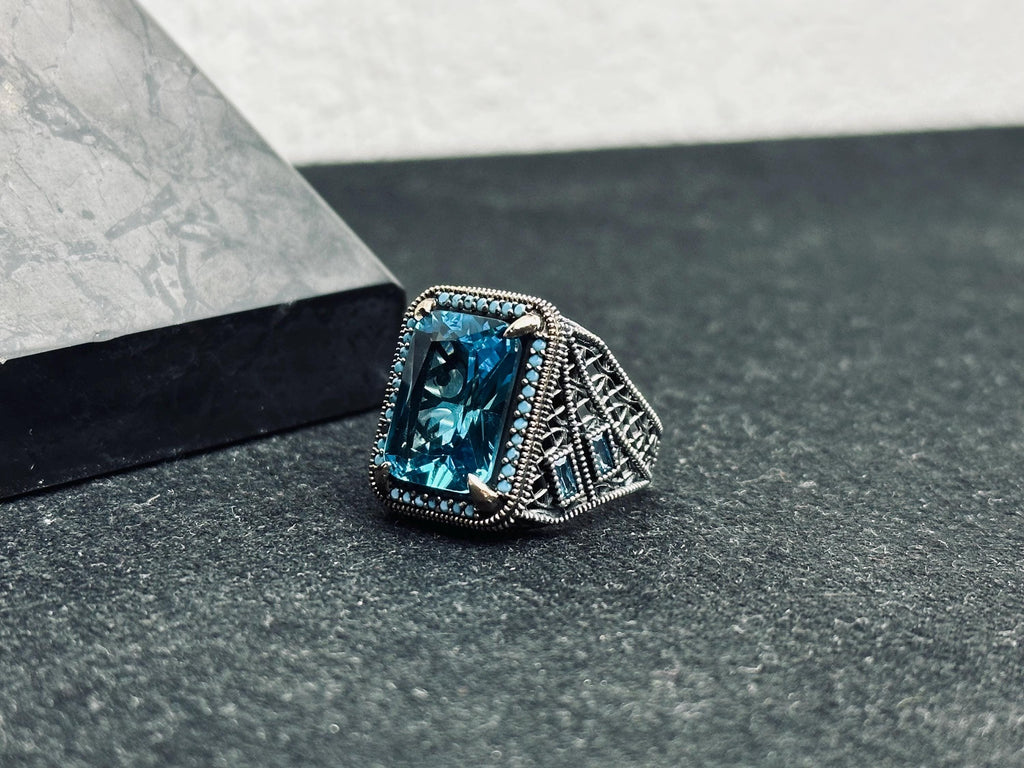 Men's Aquamarine Ring: Light Blue Gemstone - Sterling Silver