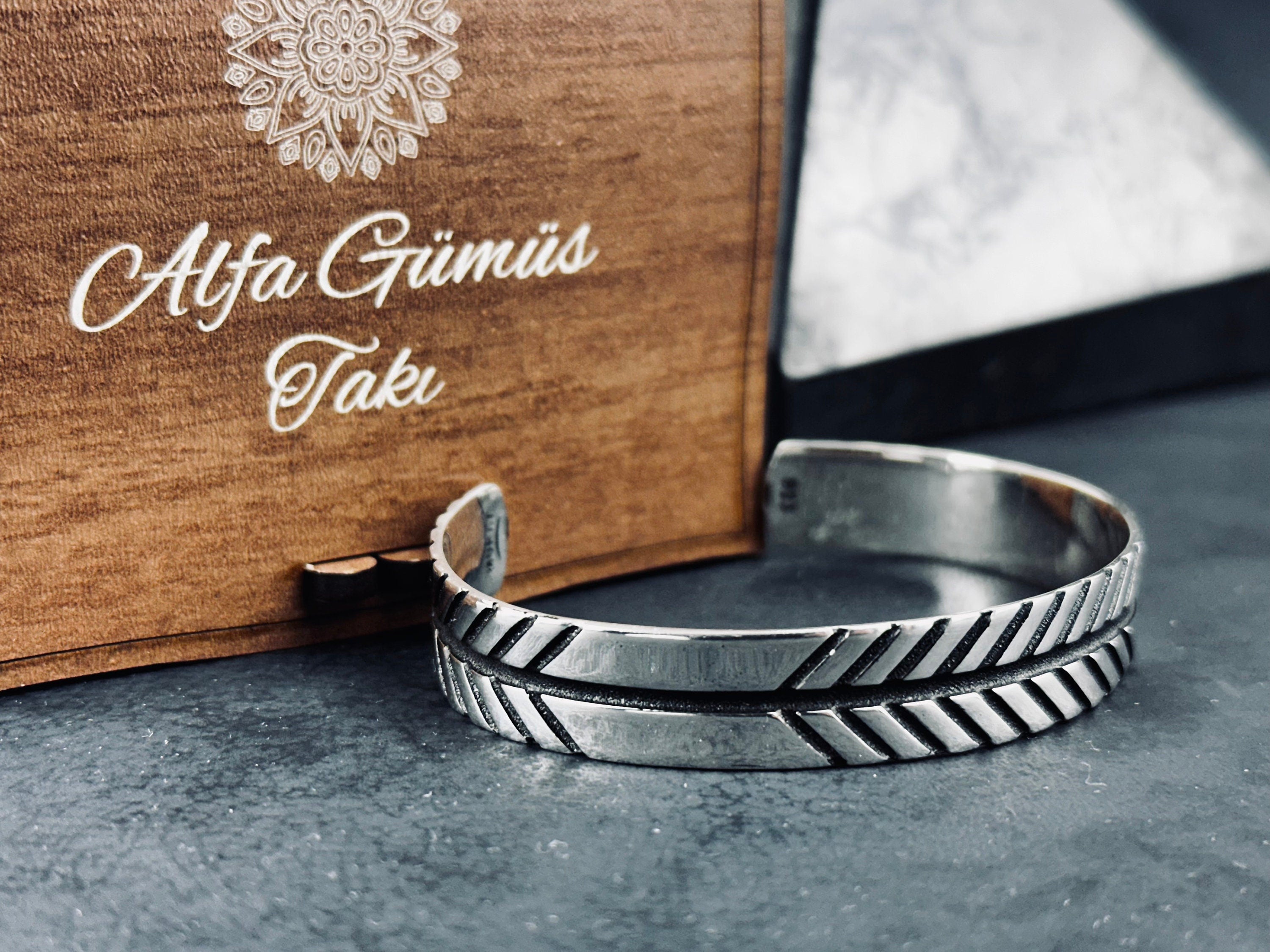 Sterling Silver Arrow Cuff Bracelet - Handmade Unisex Jewelry