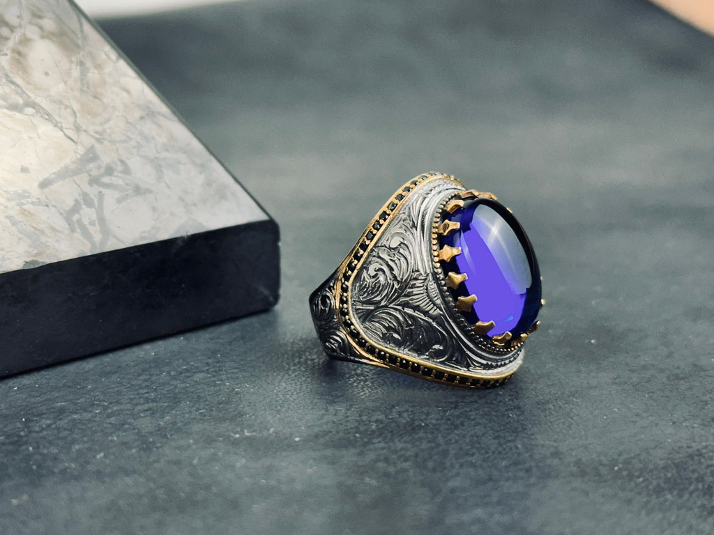King Theme Sterling Silver Ring: Engraved Blue Zirconium Stone