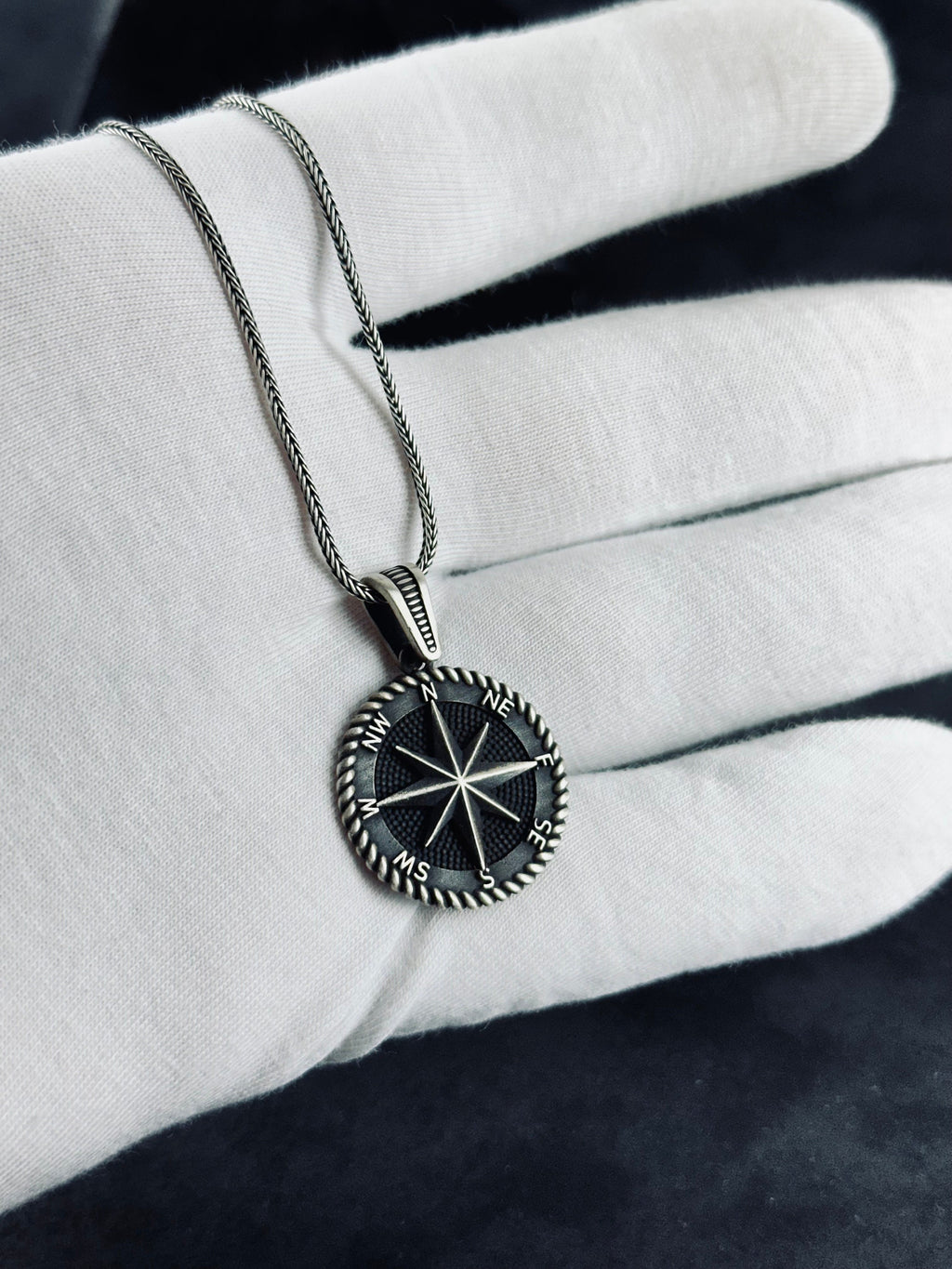 Silver Compass Necklace - Elegant Pendant for Travel Lovers