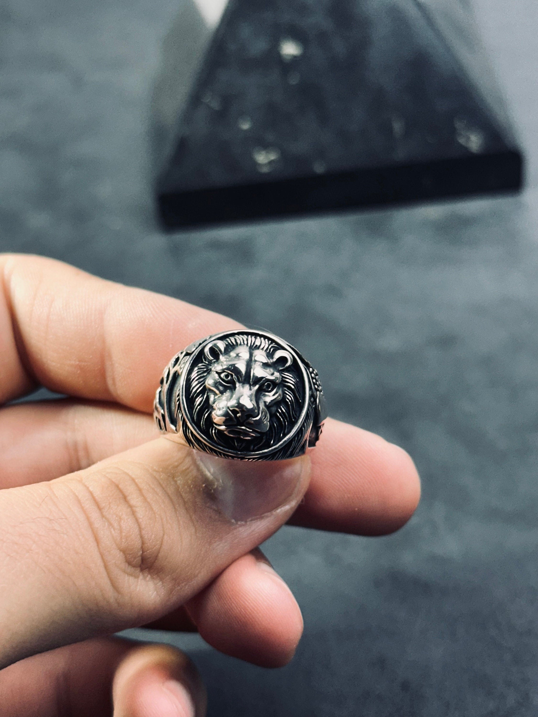 Leo Signet Ring: Hand Engraved Silver - Zodiac Lion Design
